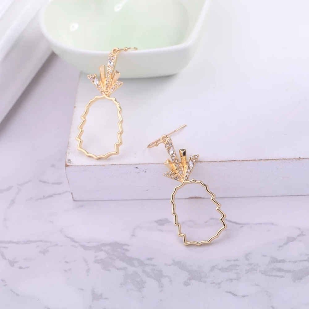 *1 LEFT*Crystal Accented Golden Pineapple Earrings - Picture 4 of 5